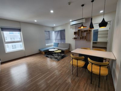 Rent a three-way corner of the bedroom, two toilets, full-class furniture.