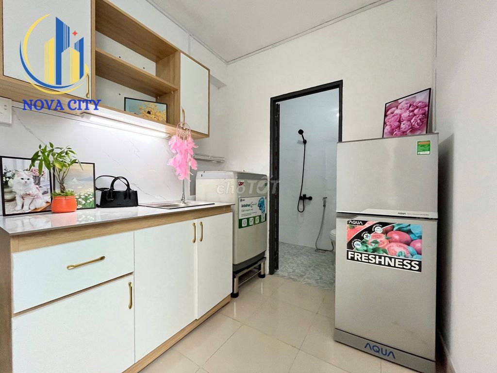 The two bedrooms are in Phạm Hùng.