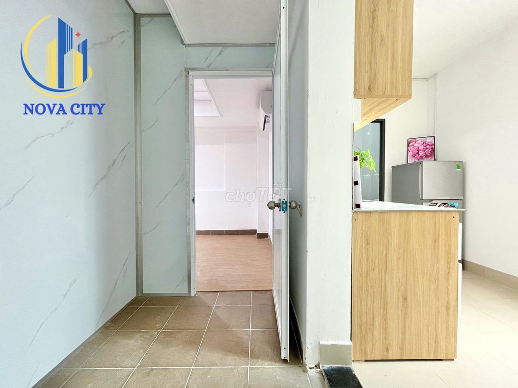 The two bedrooms are in Phạm Hùng.