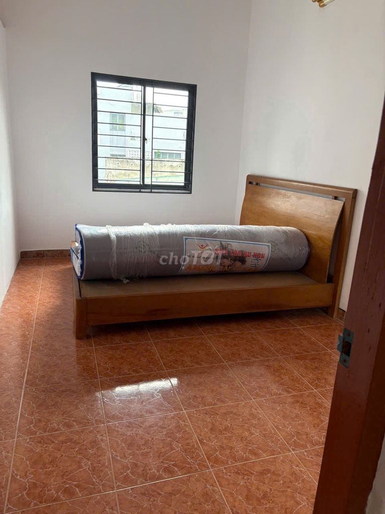 I'm going to the first floor, cách mạng tháng 8.