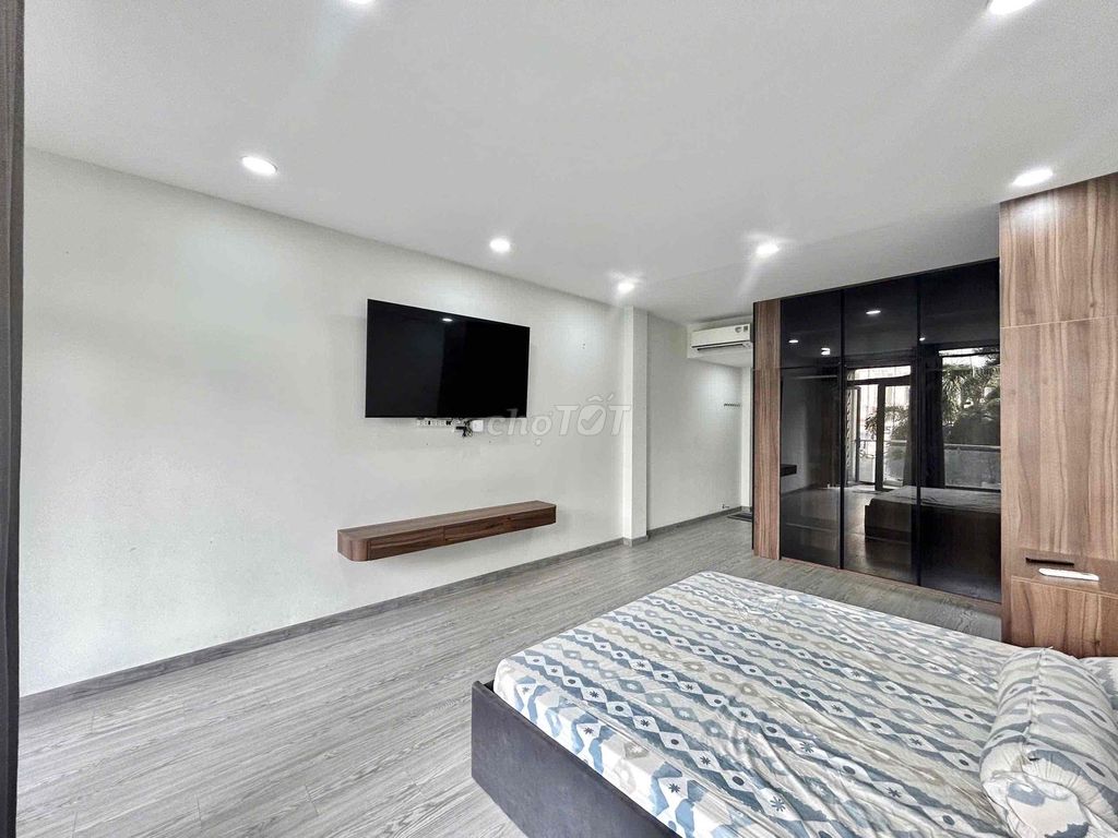 The new apartment is 100% 38 m right at Phan Đăng Lưu, Bình Thạnh - near the market.