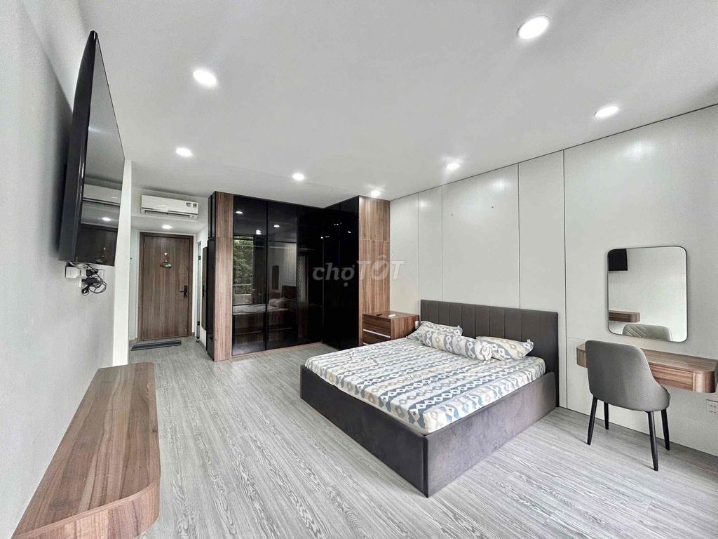 The new apartment is 100% 38 m right at Phan Đăng Lưu, Bình Thạnh - near the market.