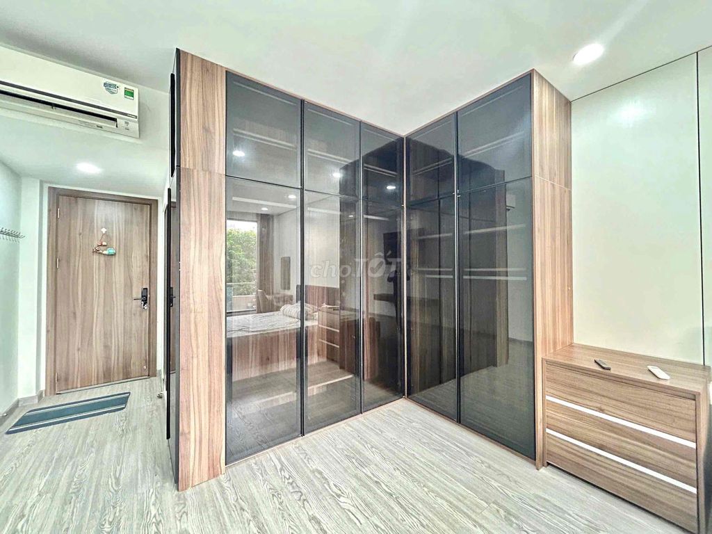 The new apartment is 100% 38 m right at Phan Đăng Lưu, Bình Thạnh - near the market.