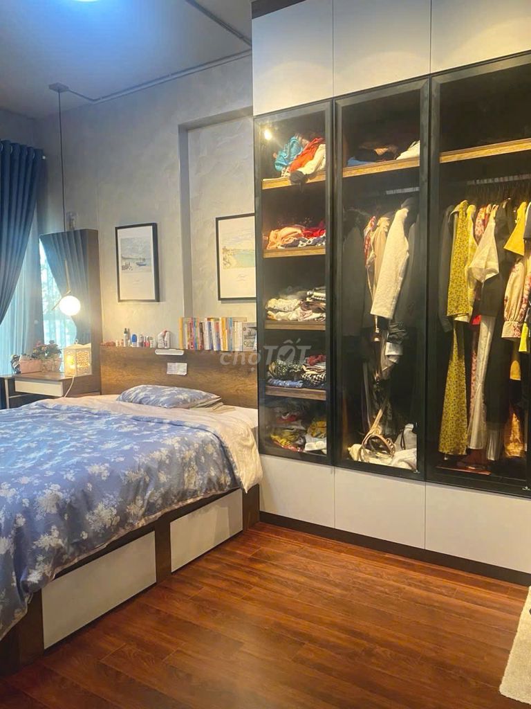 - Rent three bedrooms full of Centana Tomorrow.