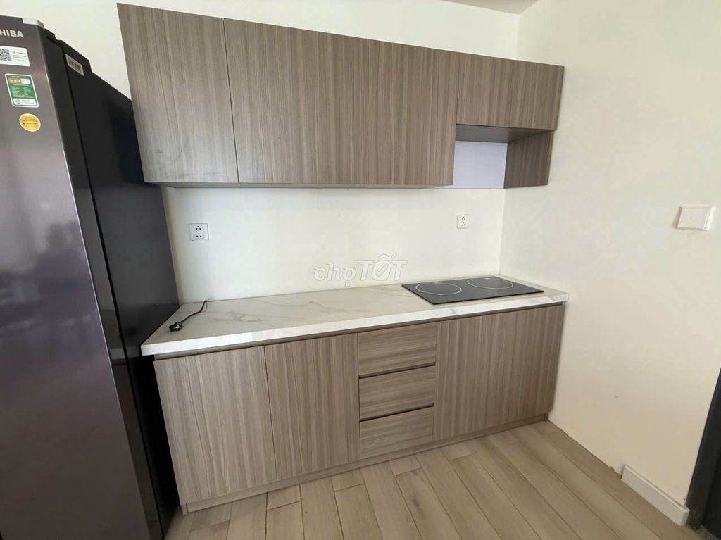 Two bedrooms, two empty toilets. Nine million Masteri Homes.
