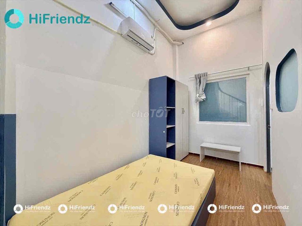 The mini-room 2 bedroom - full interior on the side of the muscle, black brass, seven fines.