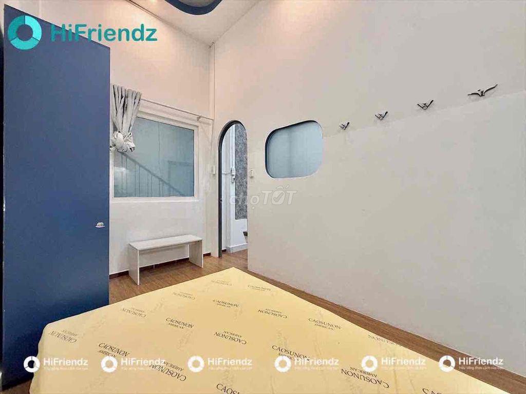 The mini-room 2 bedroom - full interior on the side of the muscle, black brass, seven fines.