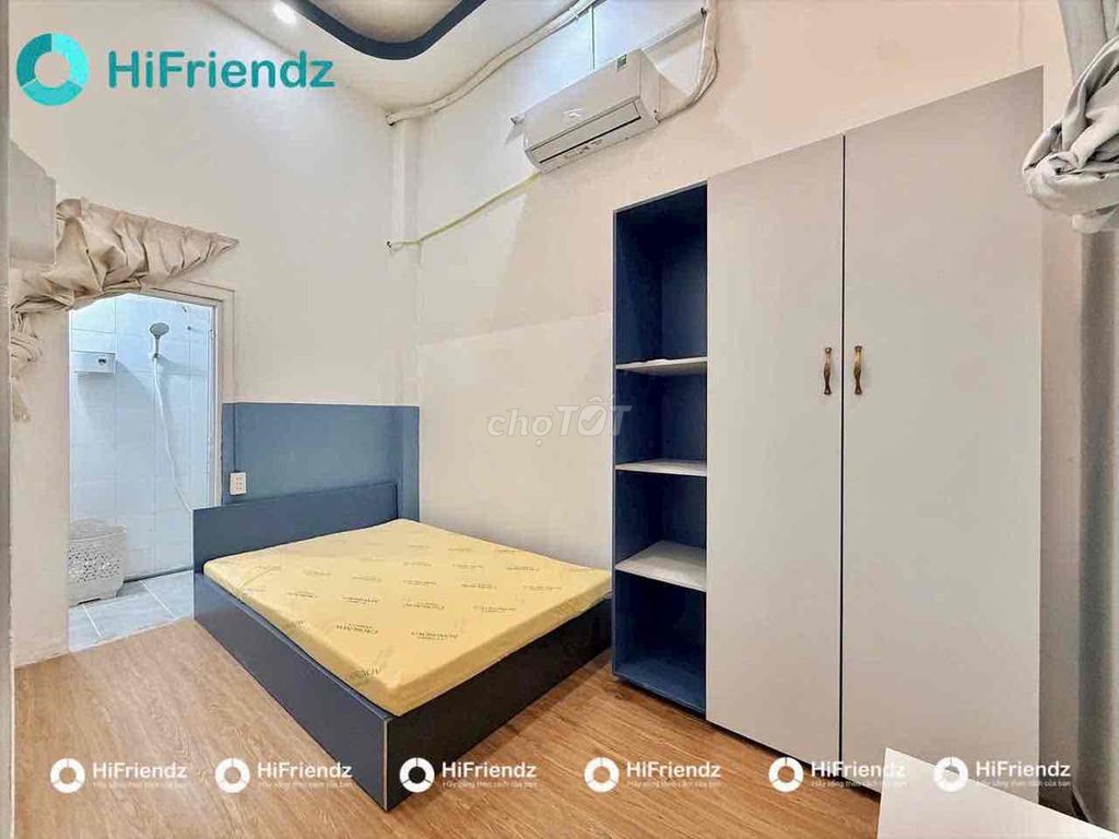 The mini-room 2 bedroom - full interior on the side of the muscle, black brass, seven fines.