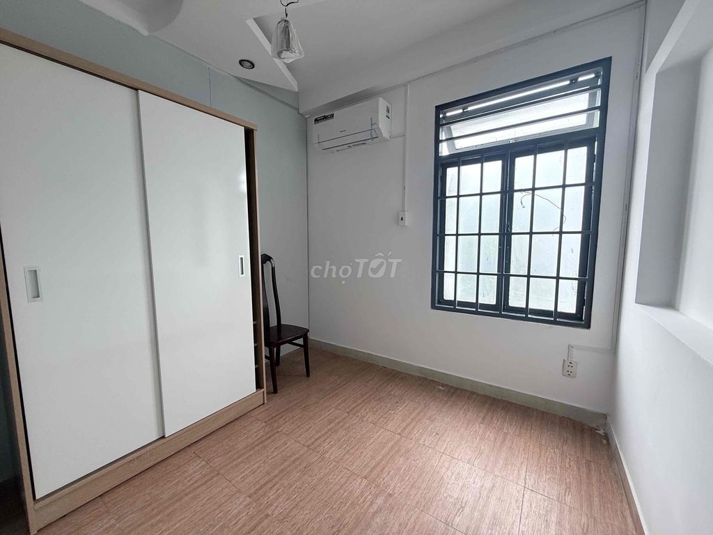 The 2-3 bedroom is full of furniture right now.