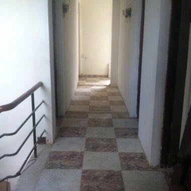 Room two-and-a-half units at the heart of District 5.