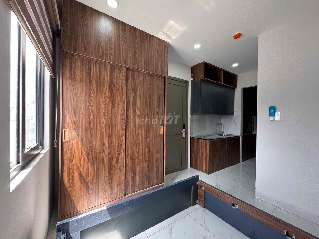 Mini-Calm building, garden yard, shower floor.
