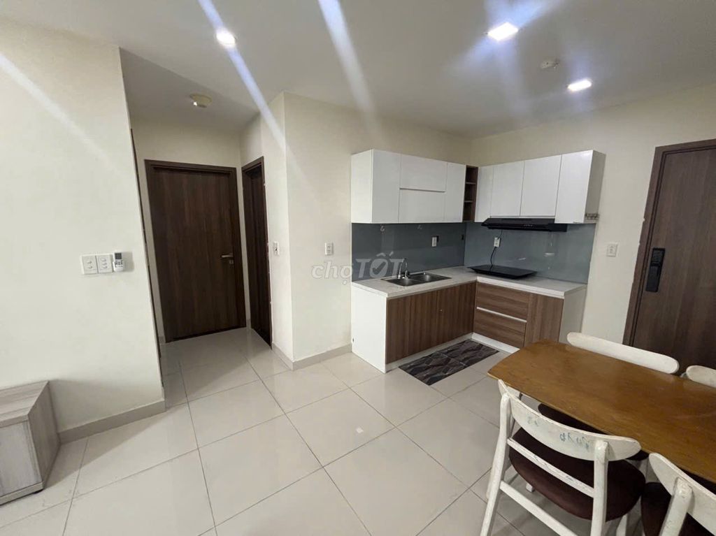 Rent the apartment for two bedrooms, one bathroom for 10 million in Goldora Plaza.