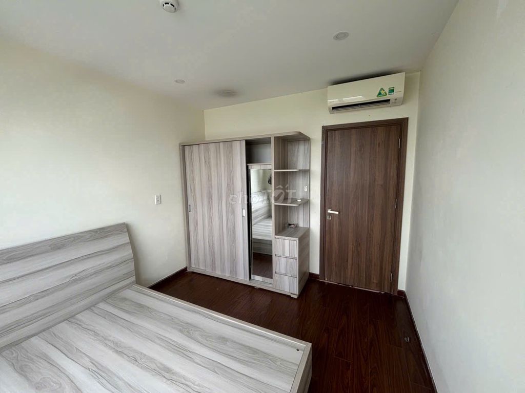 Rent the apartment for two bedrooms, one bathroom for 10 million in Goldora Plaza.