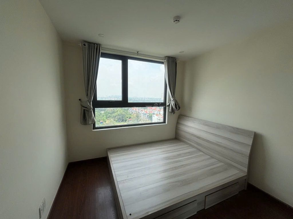 Rent the apartment for two bedrooms, one bathroom for 10 million in Goldora Plaza.