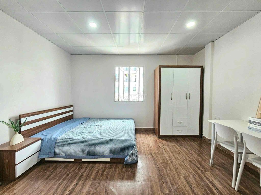 The mini building is 30 meters wide, Full interior, Close to the Mount America Bridge, City of Ten