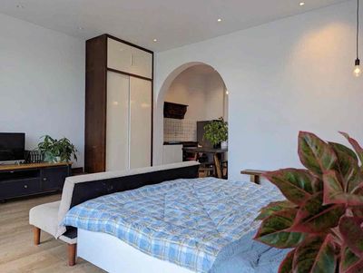 Let's rent Tân Bình County Hospital right on Mount Nectar One.