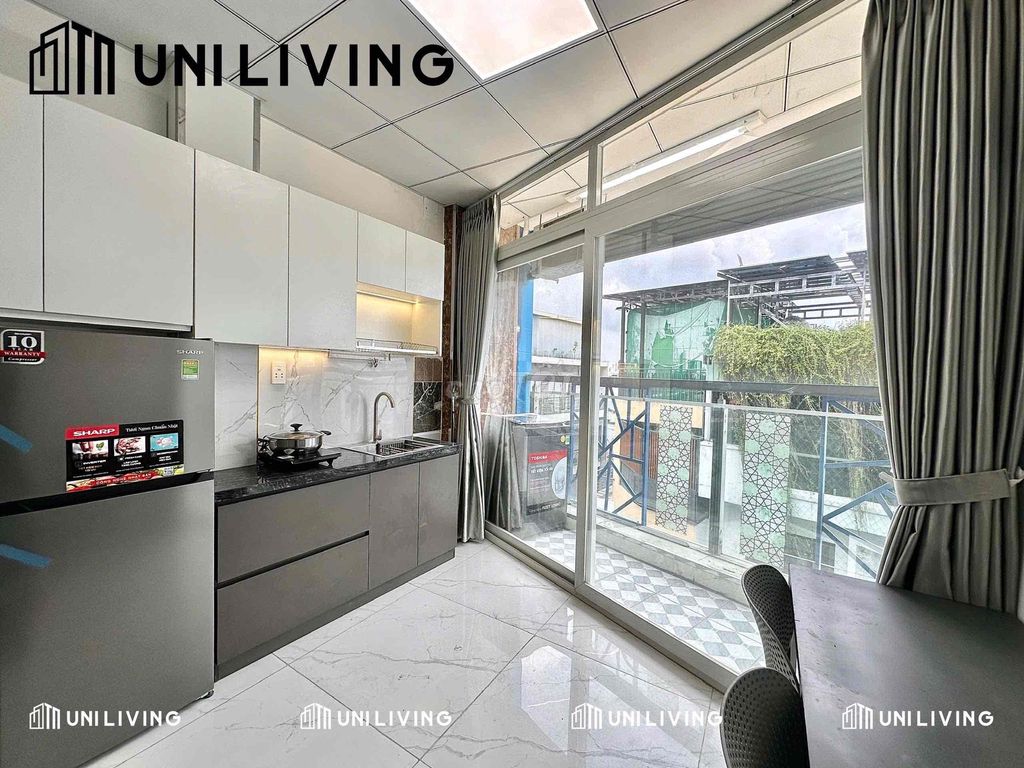 Room one, kitchen room. The balcony is right on the Phú Nhuận Full inside elevator.