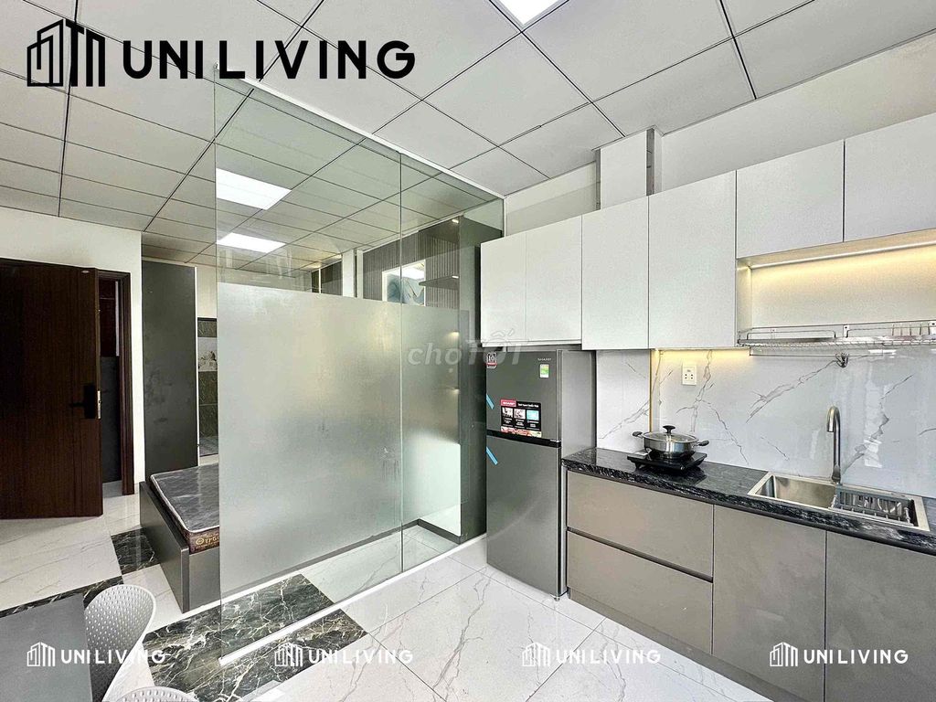 Room one, kitchen room. The balcony is right on the Phú Nhuận Full inside elevator.