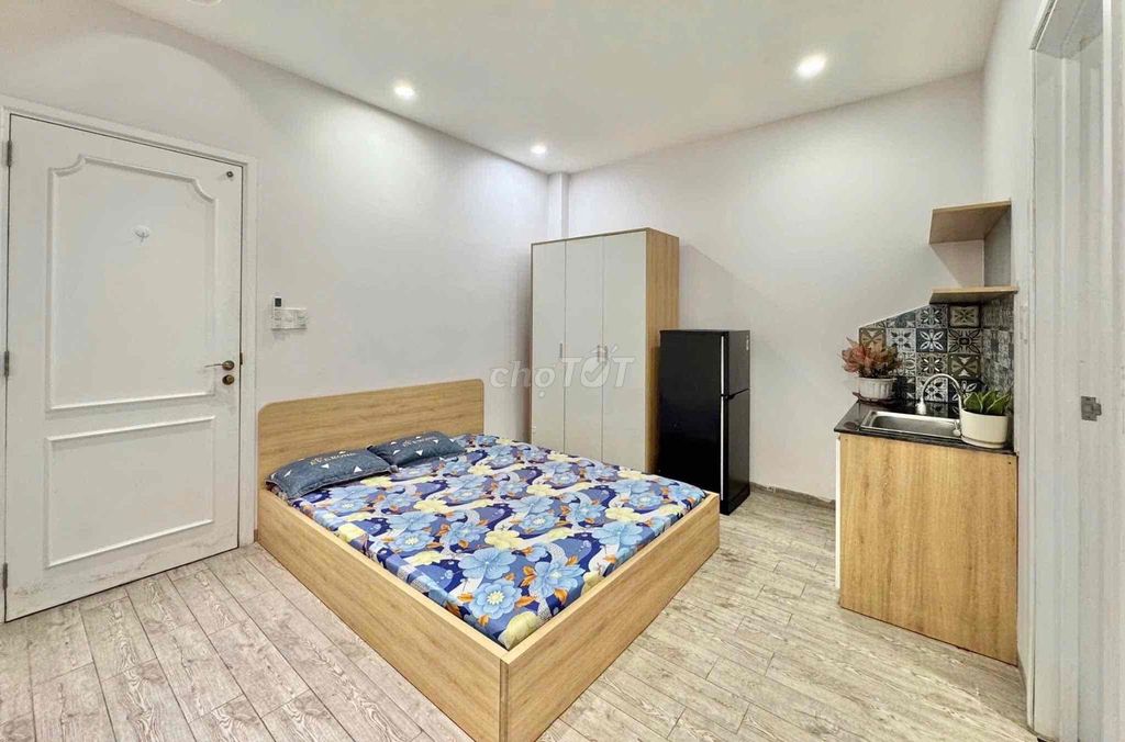 The real deal is, the flat is full of good furniture. Go to Gò Vấp District 12.