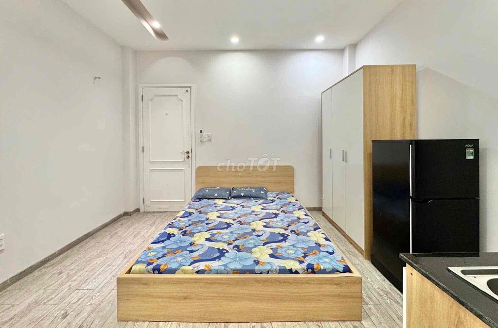 The real deal is, the flat is full of good furniture. Go to Gò Vấp District 12.