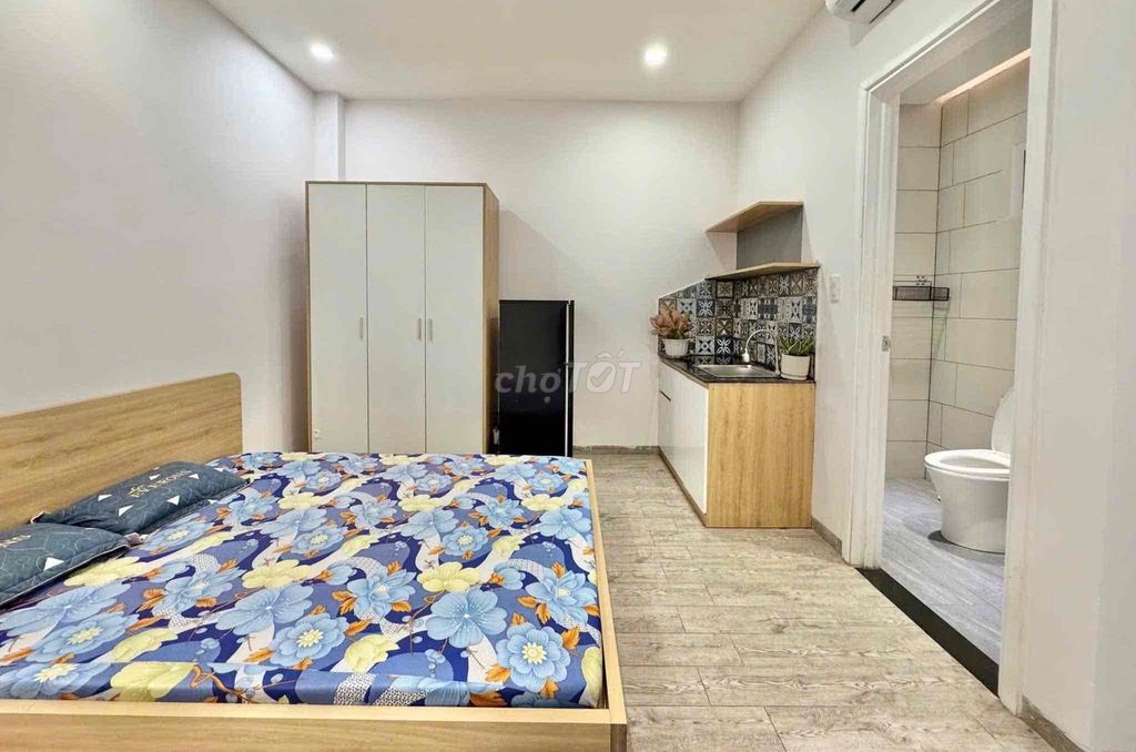 The real deal is, the flat is full of good furniture. Go to Gò Vấp District 12.