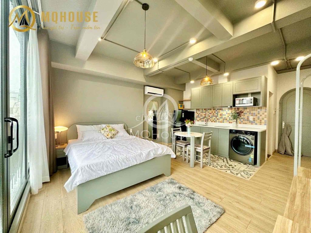 mini apartments enter. Phan Huy Ích is just ahead of us.