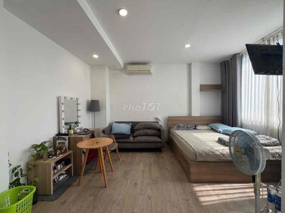 The cool studio apartment is moving through central districts.