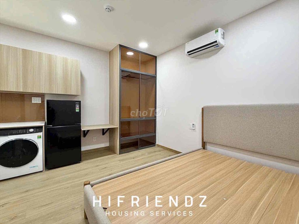 The studio service apartment full of high-end furniture does private drying machines