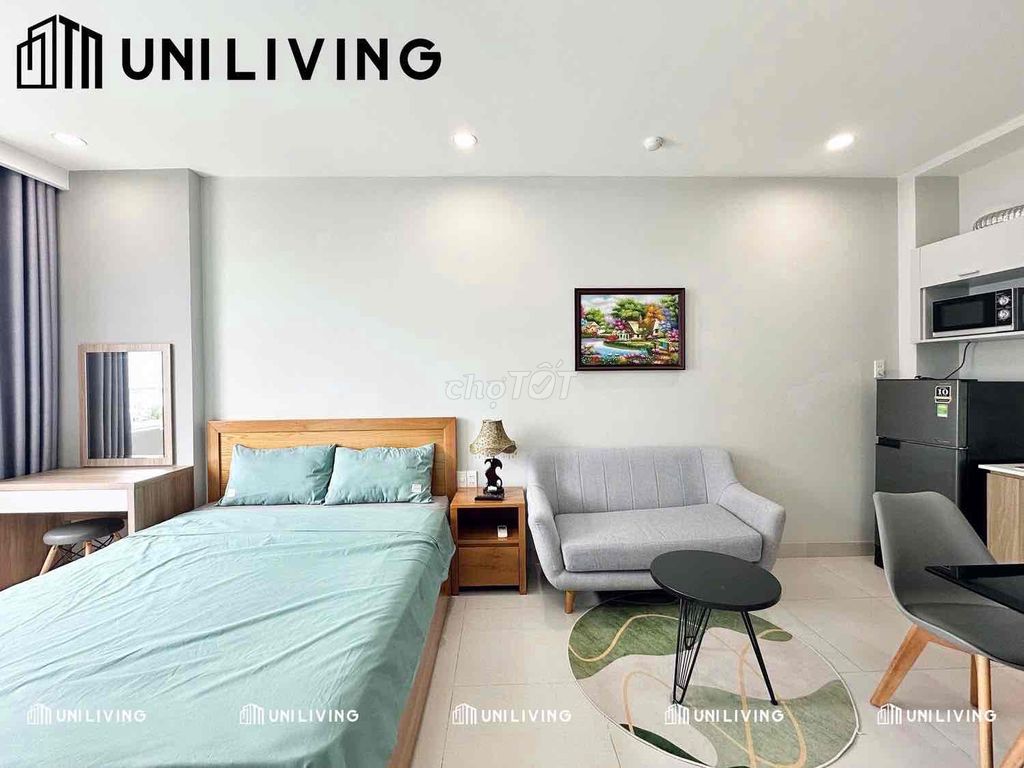 The 40-foot super Bình Thạnh apartment near the market. Mrs. Clll, go to District 1 3.