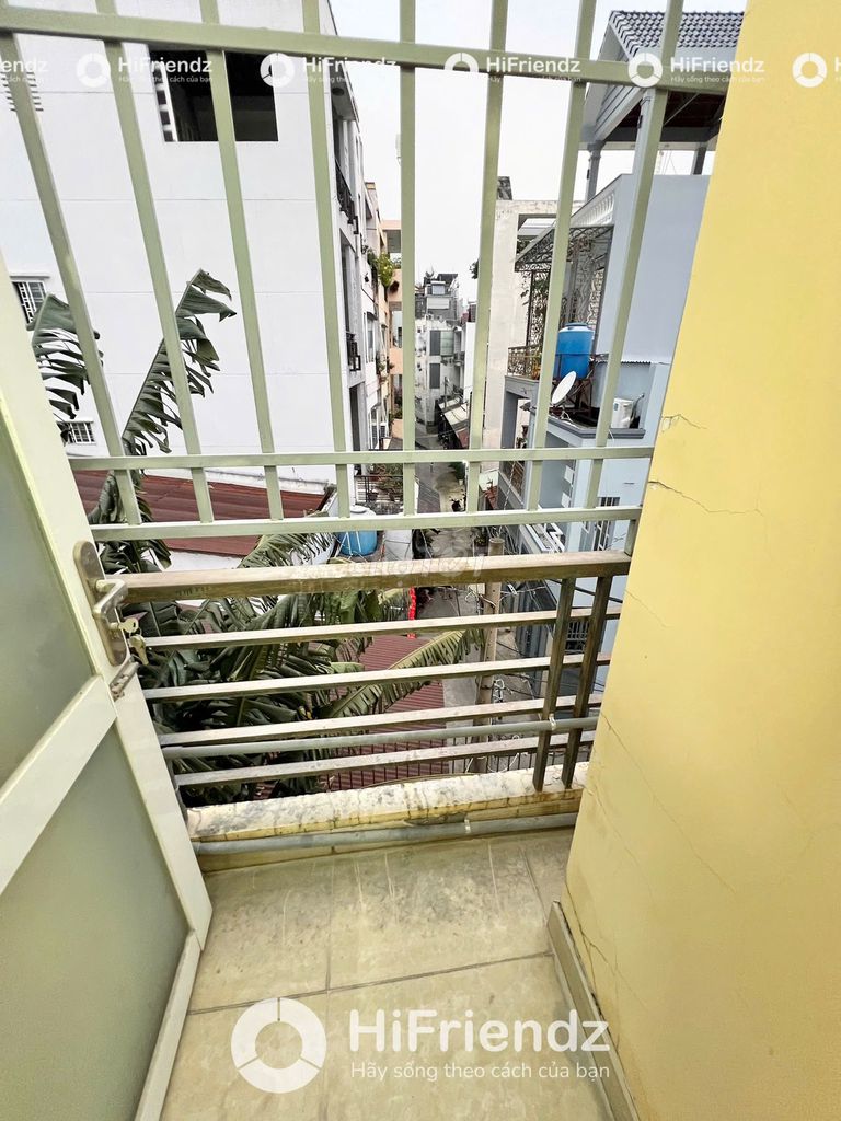 - A super open balcony at Phạm Văn Chiêu.