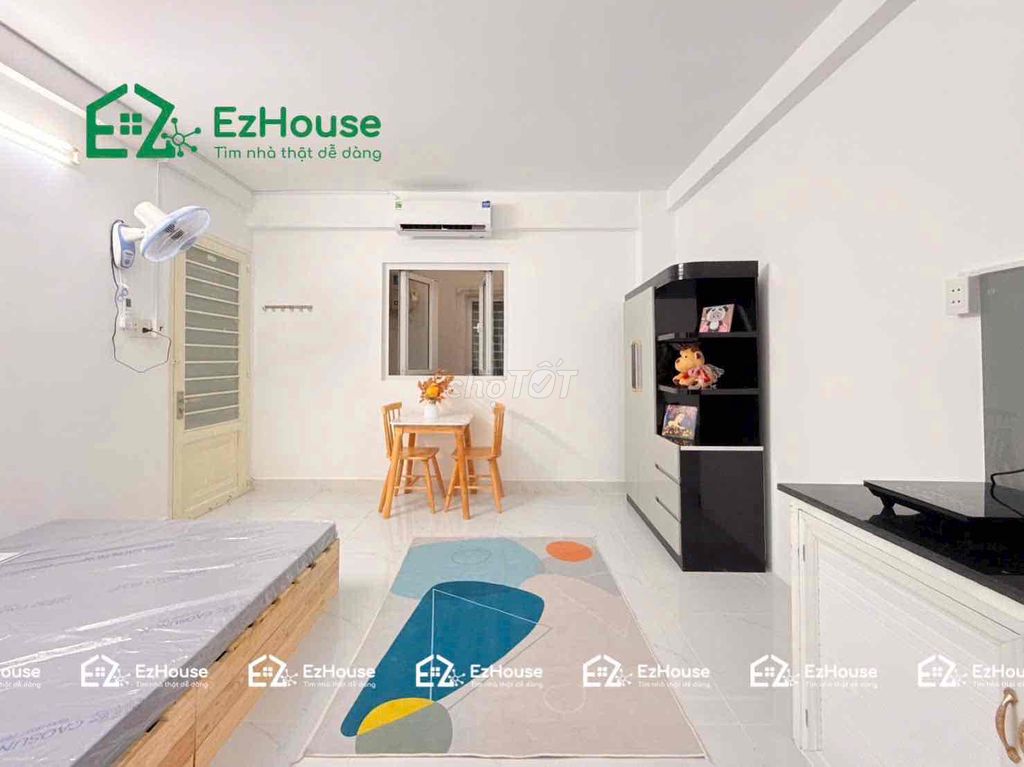 We'll rent a studio for the super-beautiful -- elevator, brand new Tân Sơn Nhì.