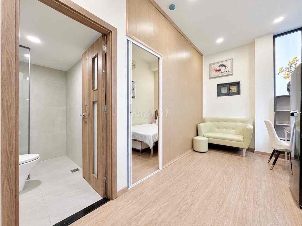 A new bedroom built a good price at the market.