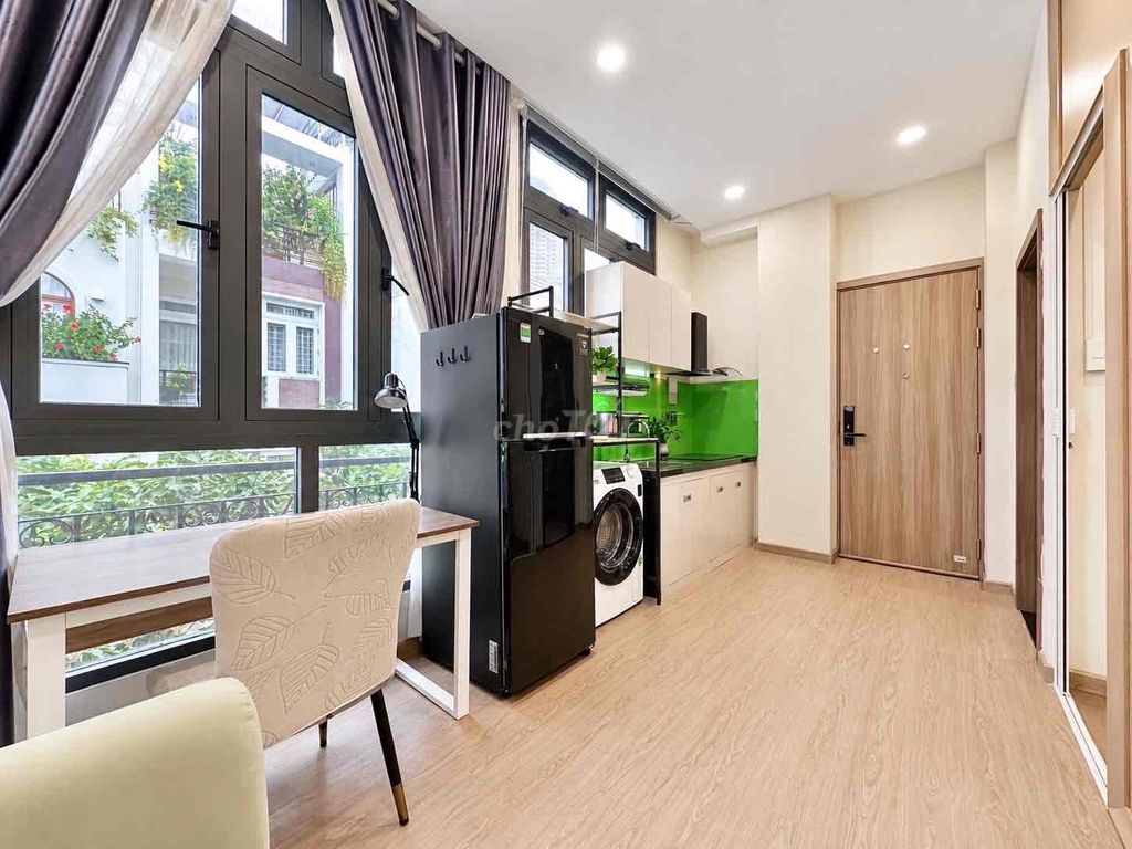 A new bedroom built a good price at the market.