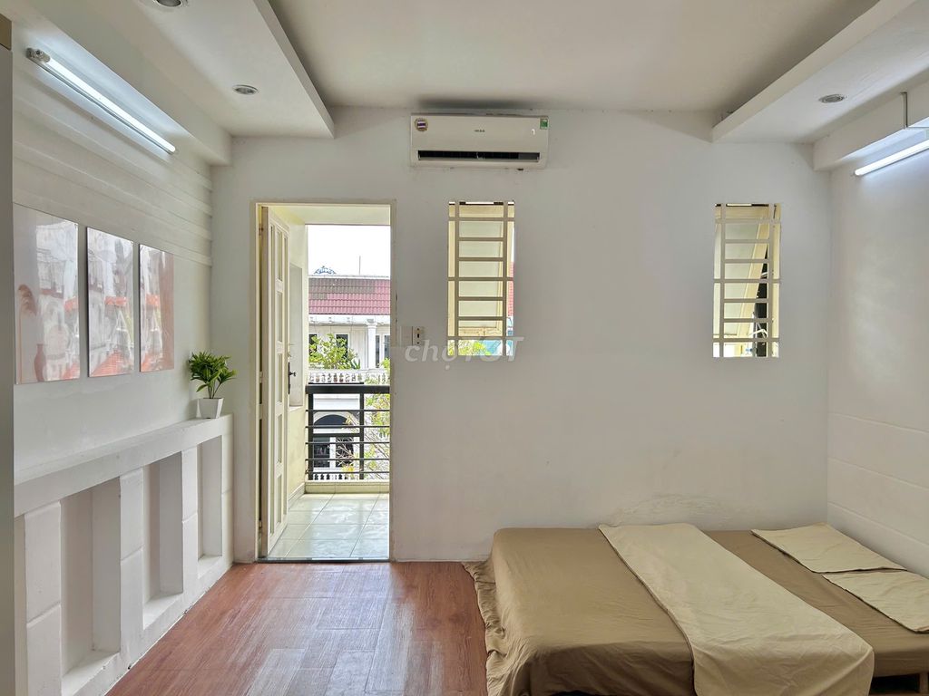 The great Gò Vấp interior-- free car-- it's in the beautiful village park.