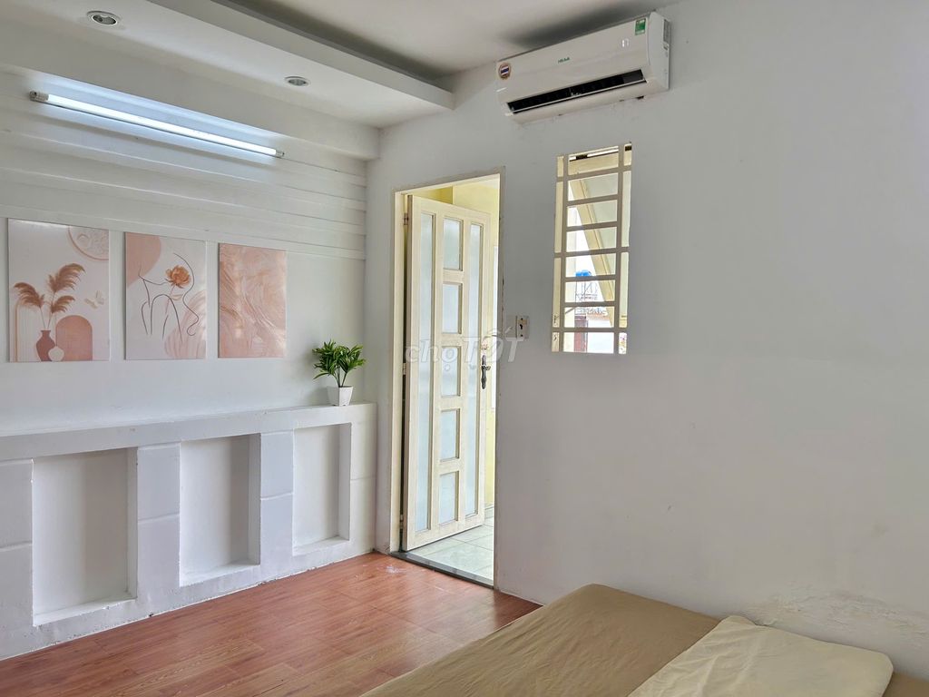 The great Gò Vấp interior-- free car-- it's in the beautiful village park.