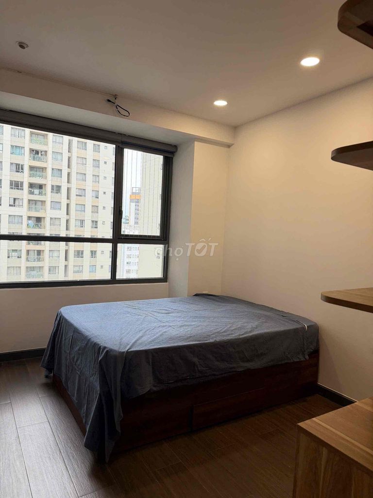 Two The Gold View Bến Vân Đồn Bedrooms