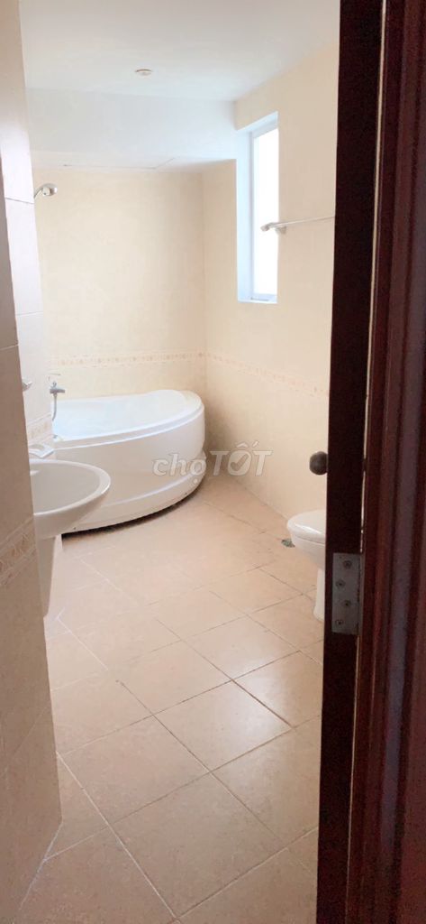 Rent Hùng Vương Plaza – 130 M2 (3 bedrooms, 2 toilets) - 20 million a month