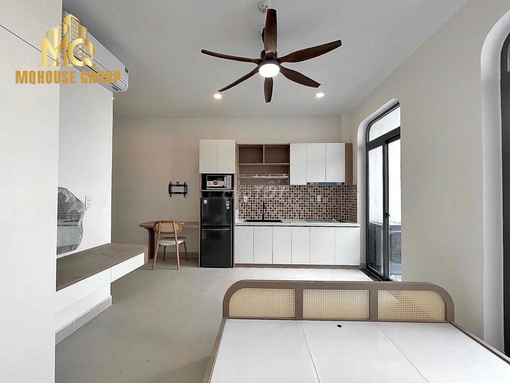 Rent apartment balcony the price of a turnover at Ba Son's Tower