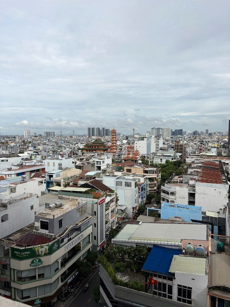 Rent the studio apartment H3, Hoàng Diệu district 4, price: Nine million a month.
