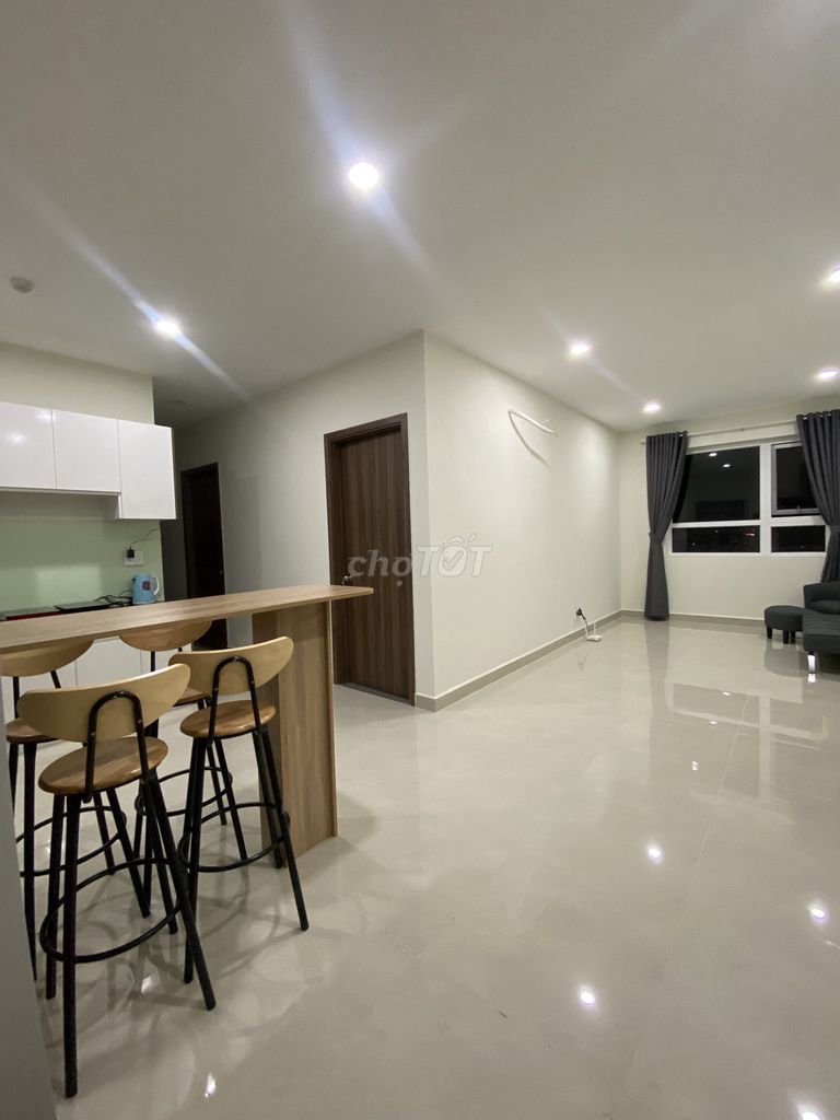 We need to rent an apartment at 79 meters per month, 11 million a month.
