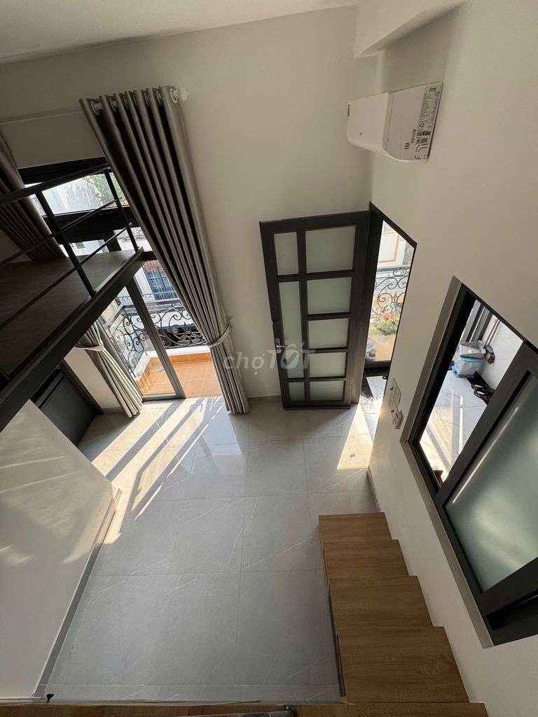 super balcony full clear window contents Phan Đăng Lưu Phú Nhuận elevator