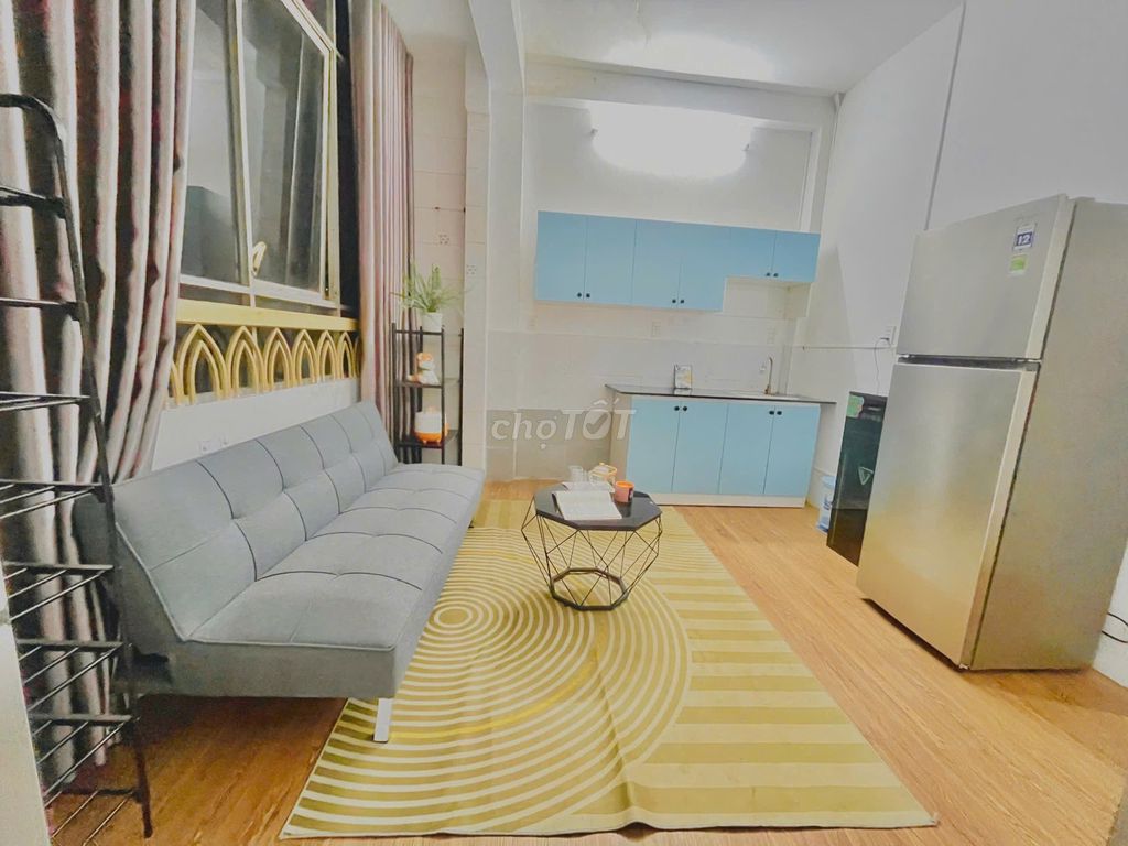 Very rare. 1-- studio 55 M2, private kitchen-- 9 million a month!
