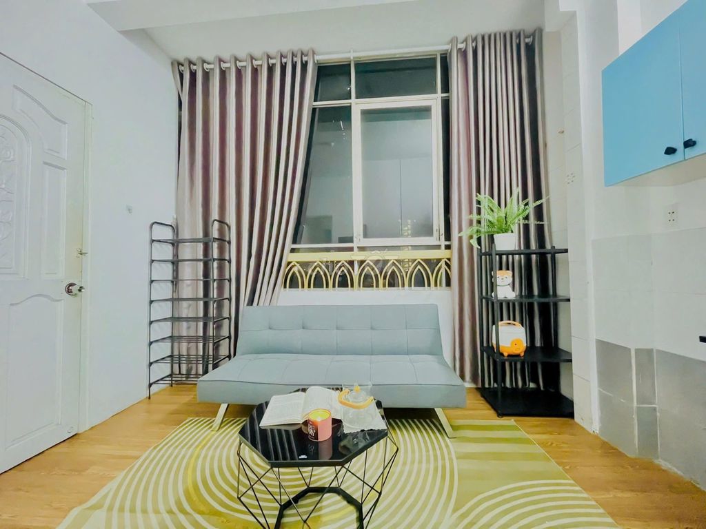 Very rare. 1-- studio 55 M2, private kitchen-- 9 million a month!