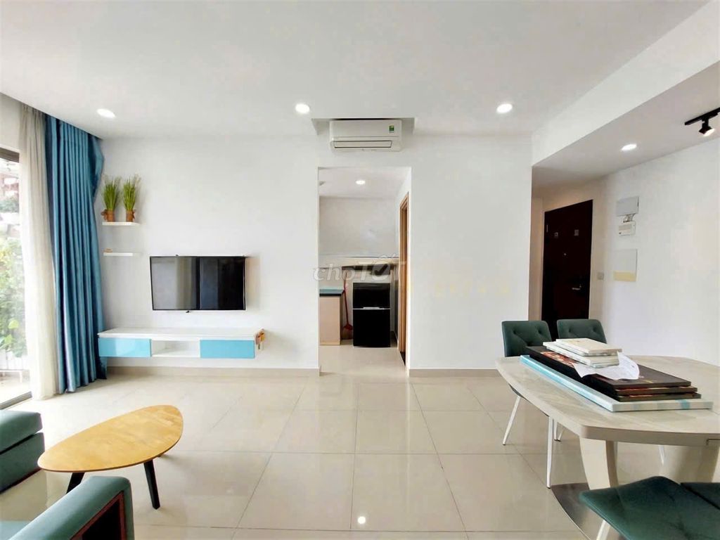 20 million -- 3. Orchard Garden bedroom -- a cool high floor.