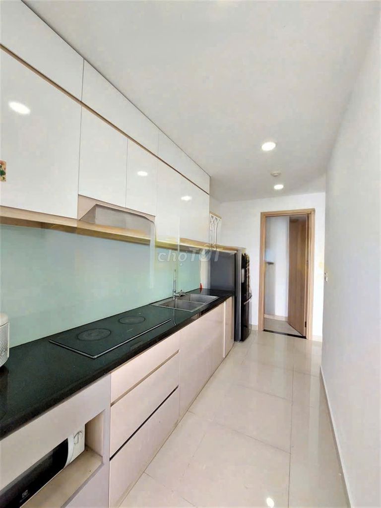 20 million -- 3. Orchard Garden bedroom -- a cool high floor.
