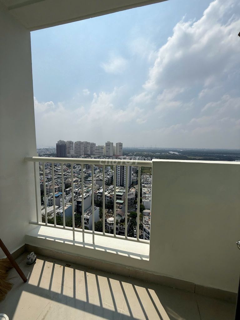Rent Baleza 3dr 2 w 100 meters2, river view. Rent price: 11 million.