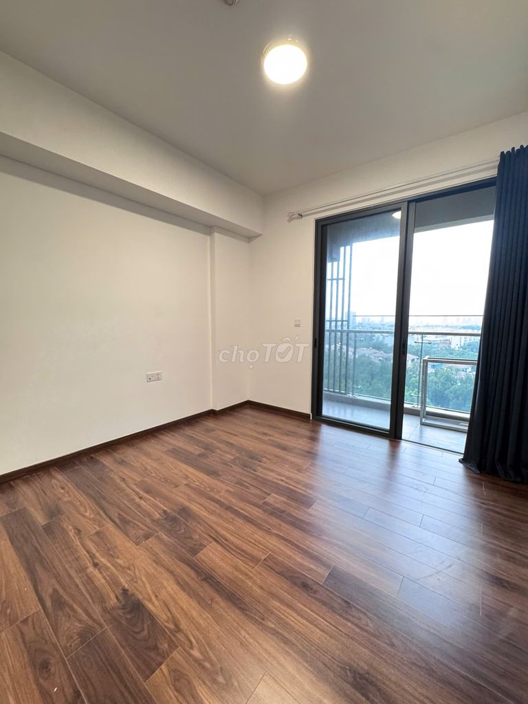 Rent studio 6.5 million a month in dual keys.