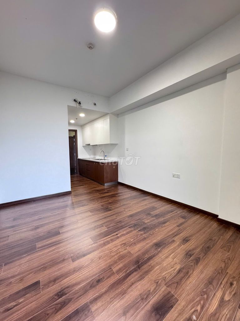 Rent studio 6.5 million a month in dual keys.