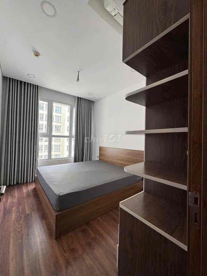 Rent the 7th District apartment-- Full interior, open windows, high comfort.