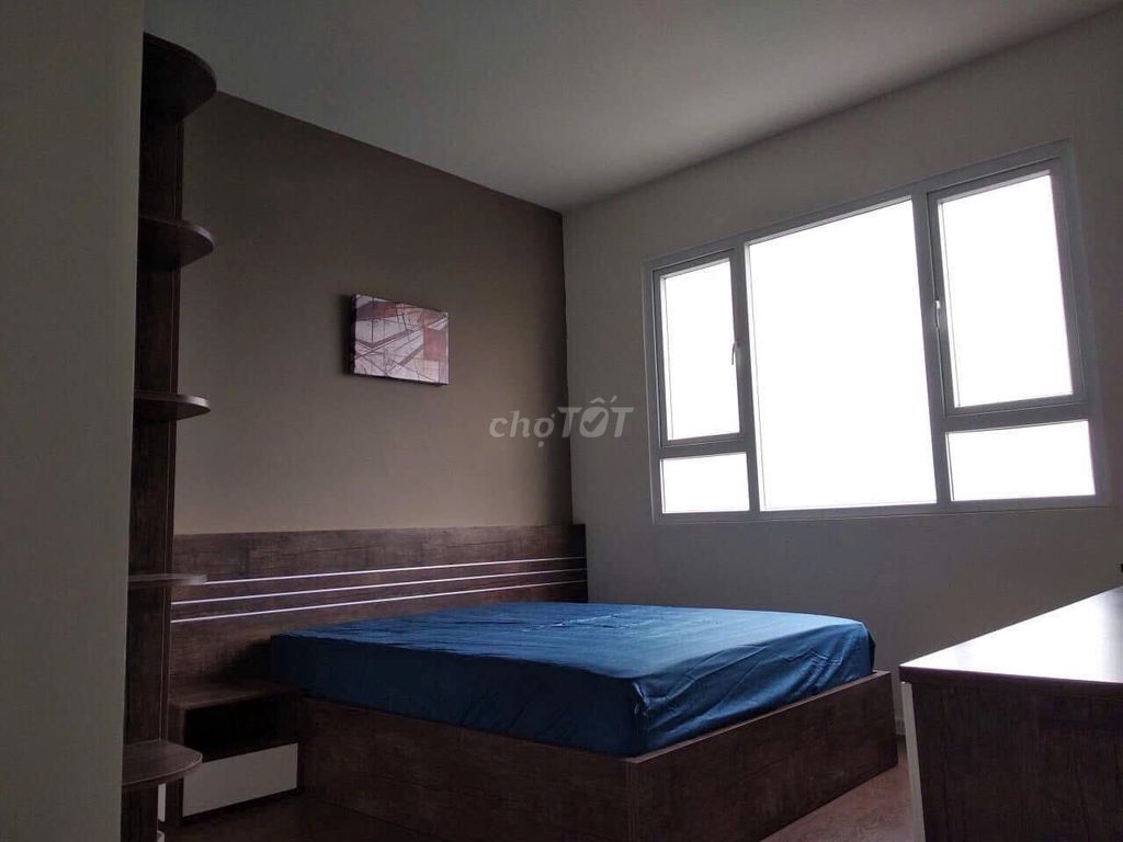 The house is empty. Two rooms. Two toilets. 73 M2.